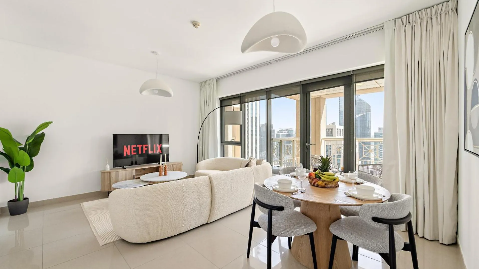 Vayk - Modern 1 Bd In Downtown Dubai Apartment