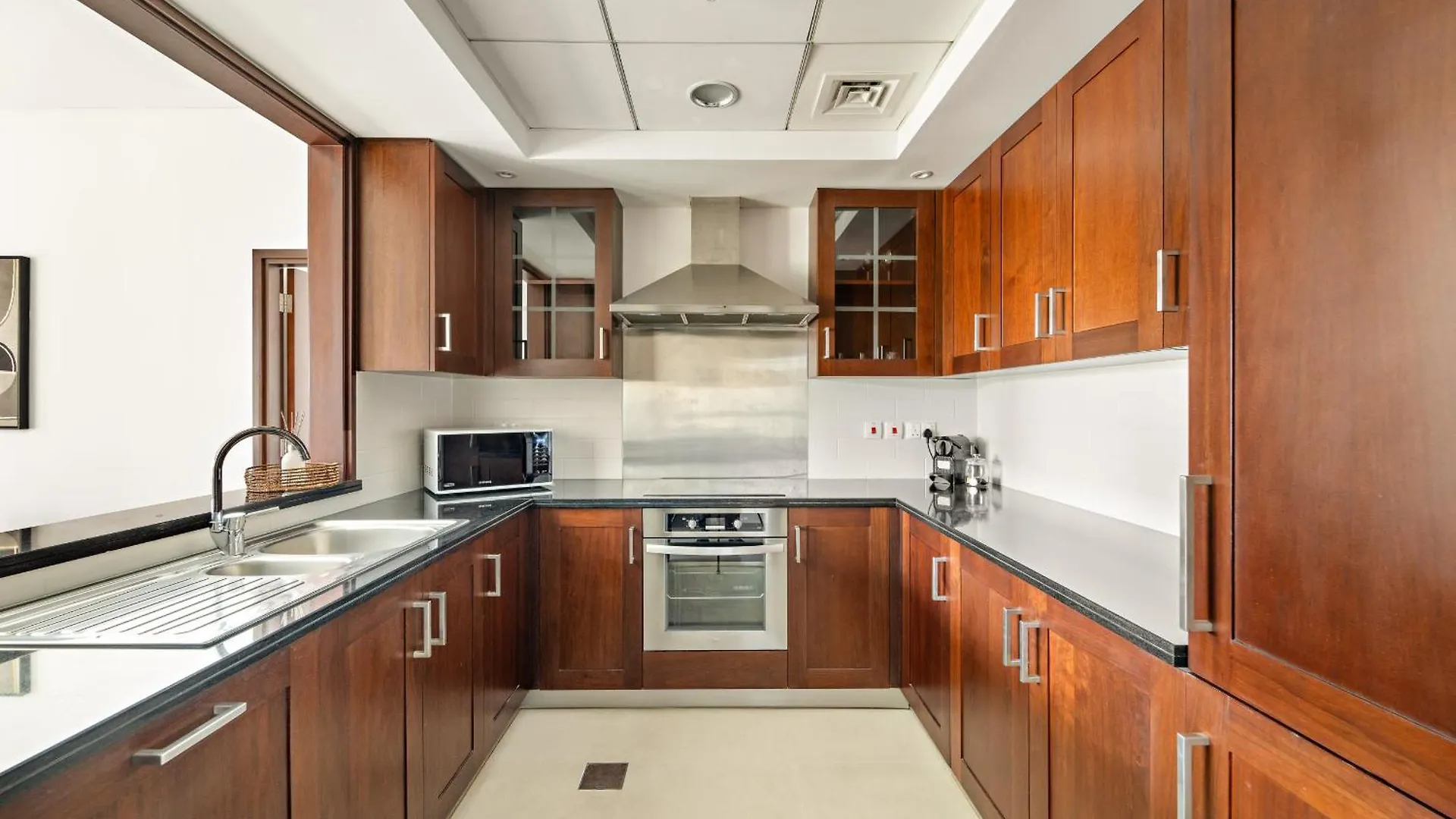 Vayk - Modern 1 Bd In Downtown Dubai Apartment